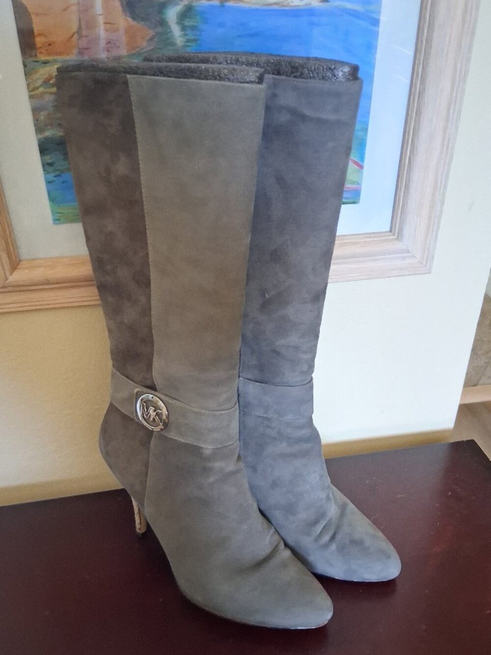Michael Kors. Caroline dress Boot. Size 9 1/2. Gray color. Suede upper.